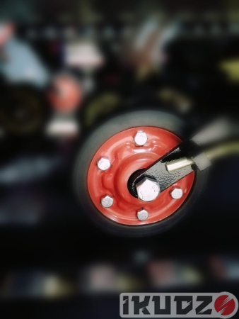 Motorized towing rollers IKUDZO red
